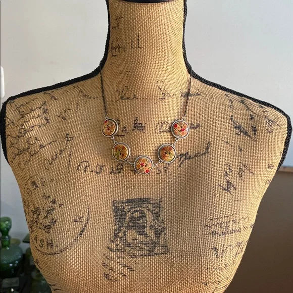 Floral Button Necklace - Picture 2 of 3
